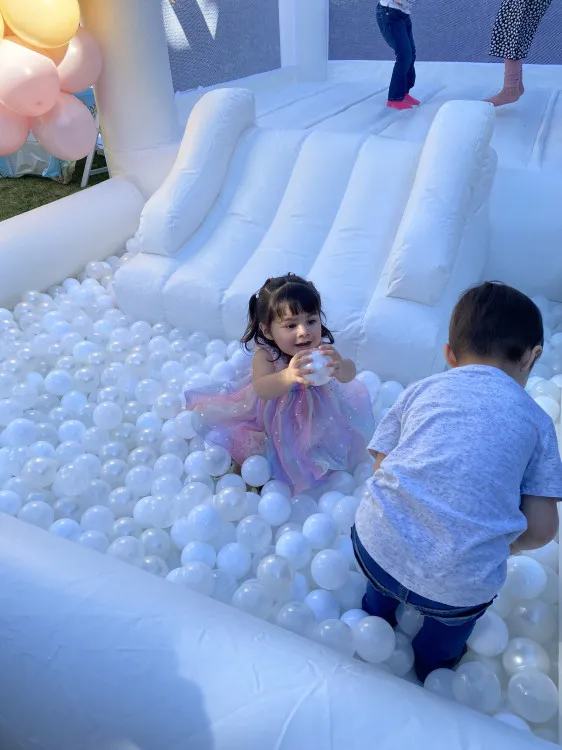 Toddler bounce house